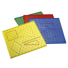 Cargar imagen en el visor de la galería, Geoplano de Plástico Juego Educativo Color Variado