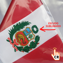 Cargar imagen en el visor de la galería, Banderas de Perú para Escritorio Con Base y Asta de Madera
